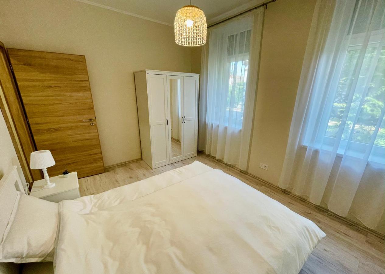 Voeroesmarty Apartmanhaz Mako Bagian luar foto