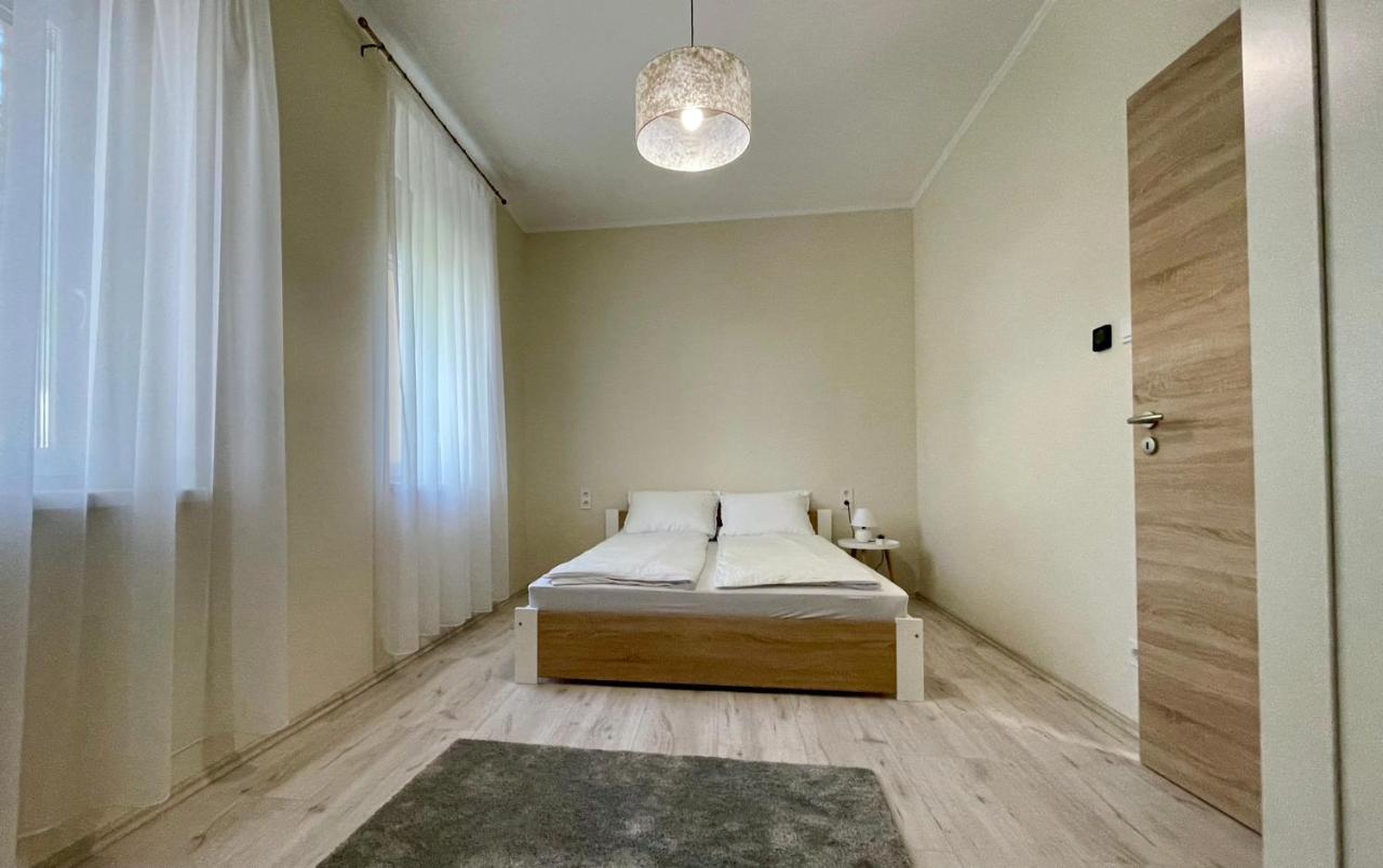 Voeroesmarty Apartmanhaz Mako Bagian luar foto
