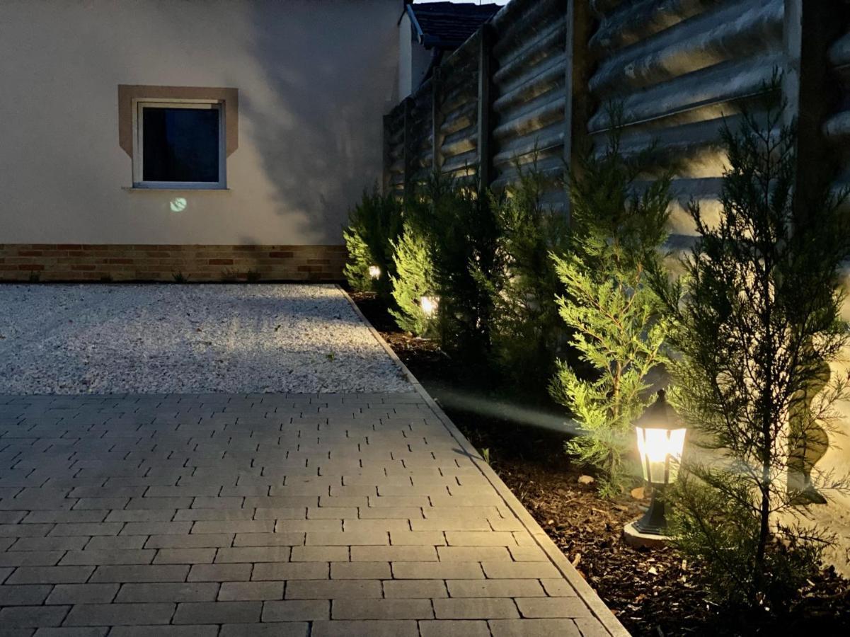 Voeroesmarty Apartmanhaz Mako Bagian luar foto
