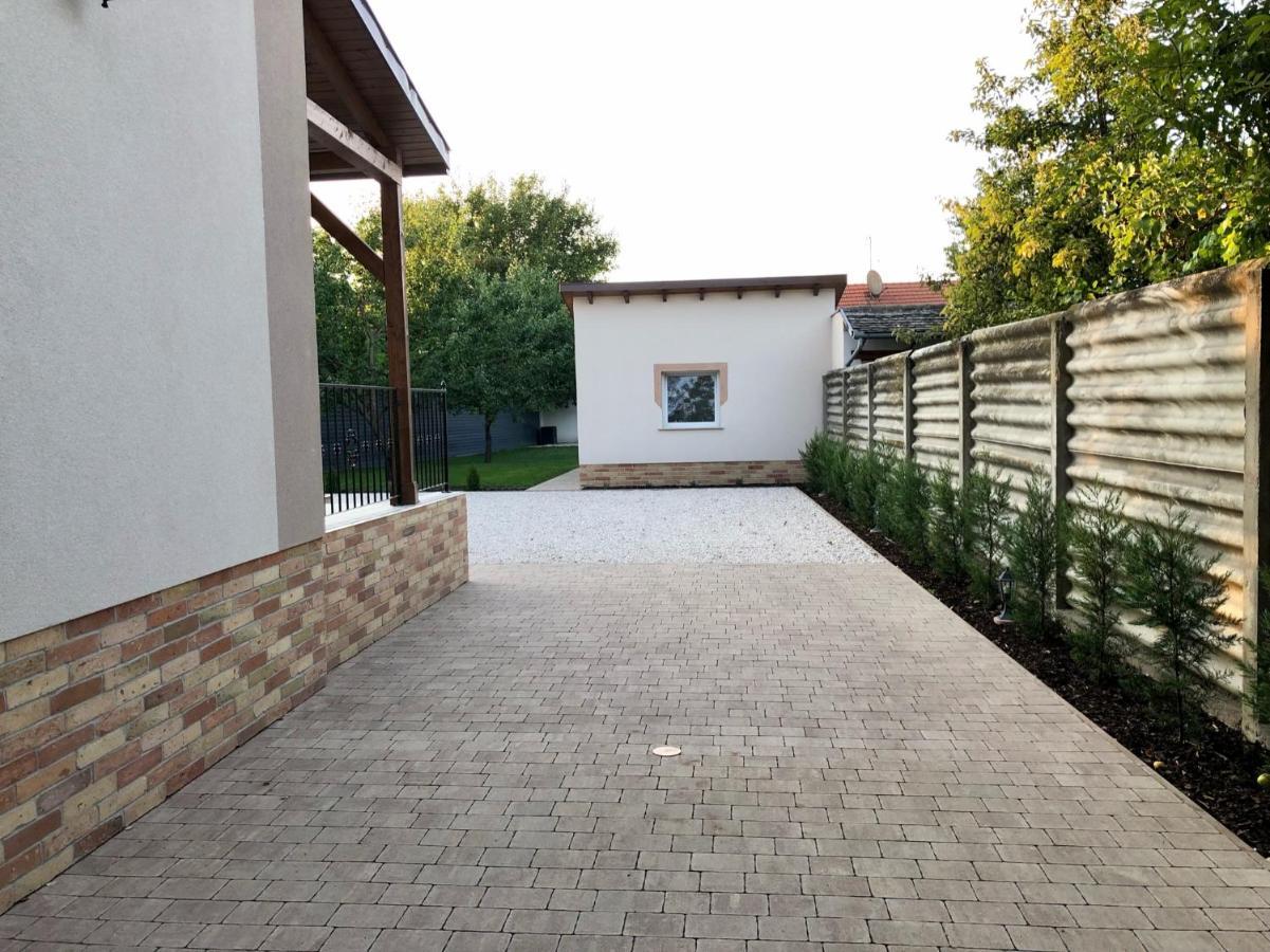 Voeroesmarty Apartmanhaz Mako Bagian luar foto