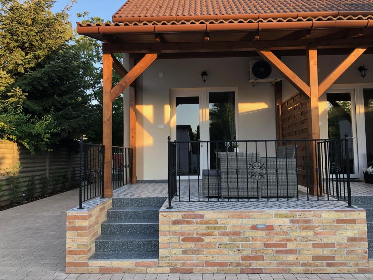 Voeroesmarty Apartmanhaz Mako Bagian luar foto