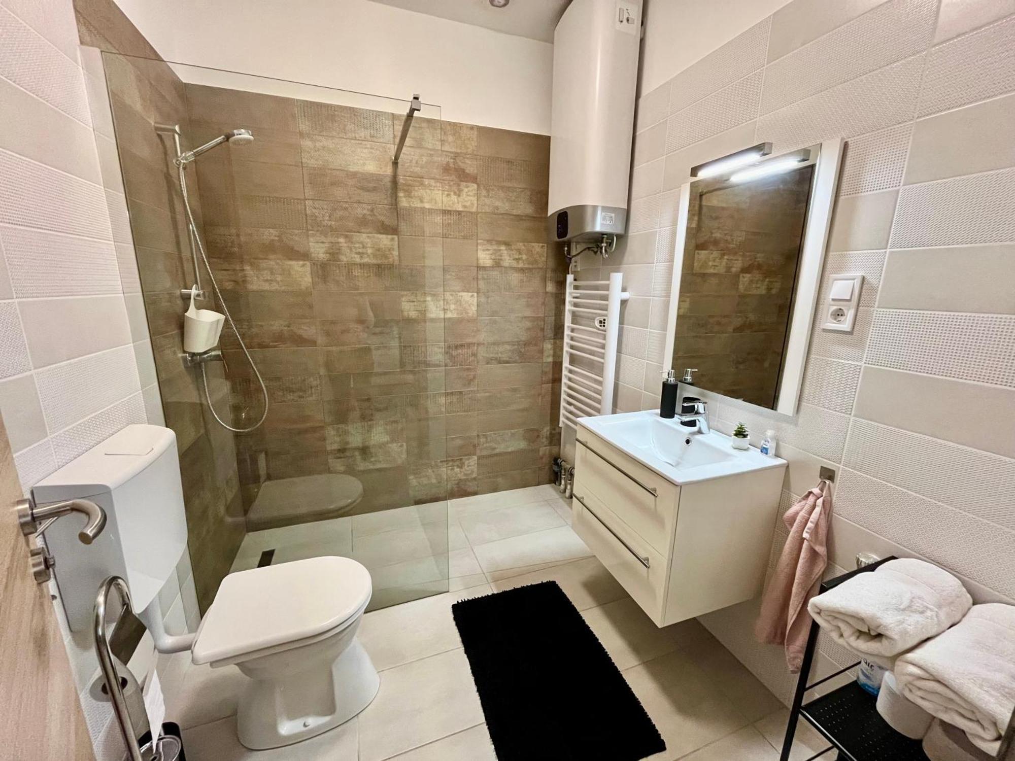 Voeroesmarty Apartmanhaz Mako Bagian luar foto