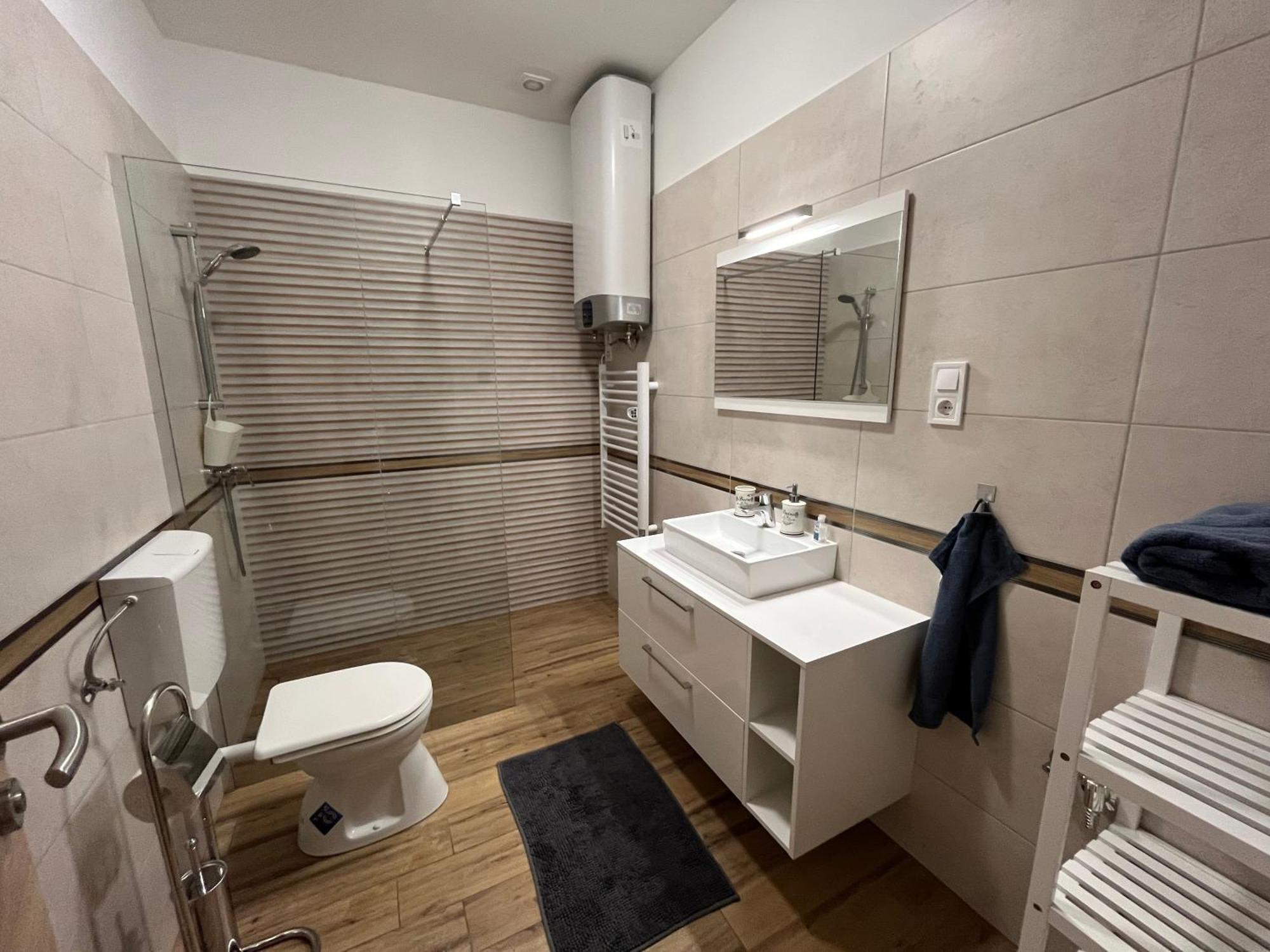 Voeroesmarty Apartmanhaz Mako Bagian luar foto