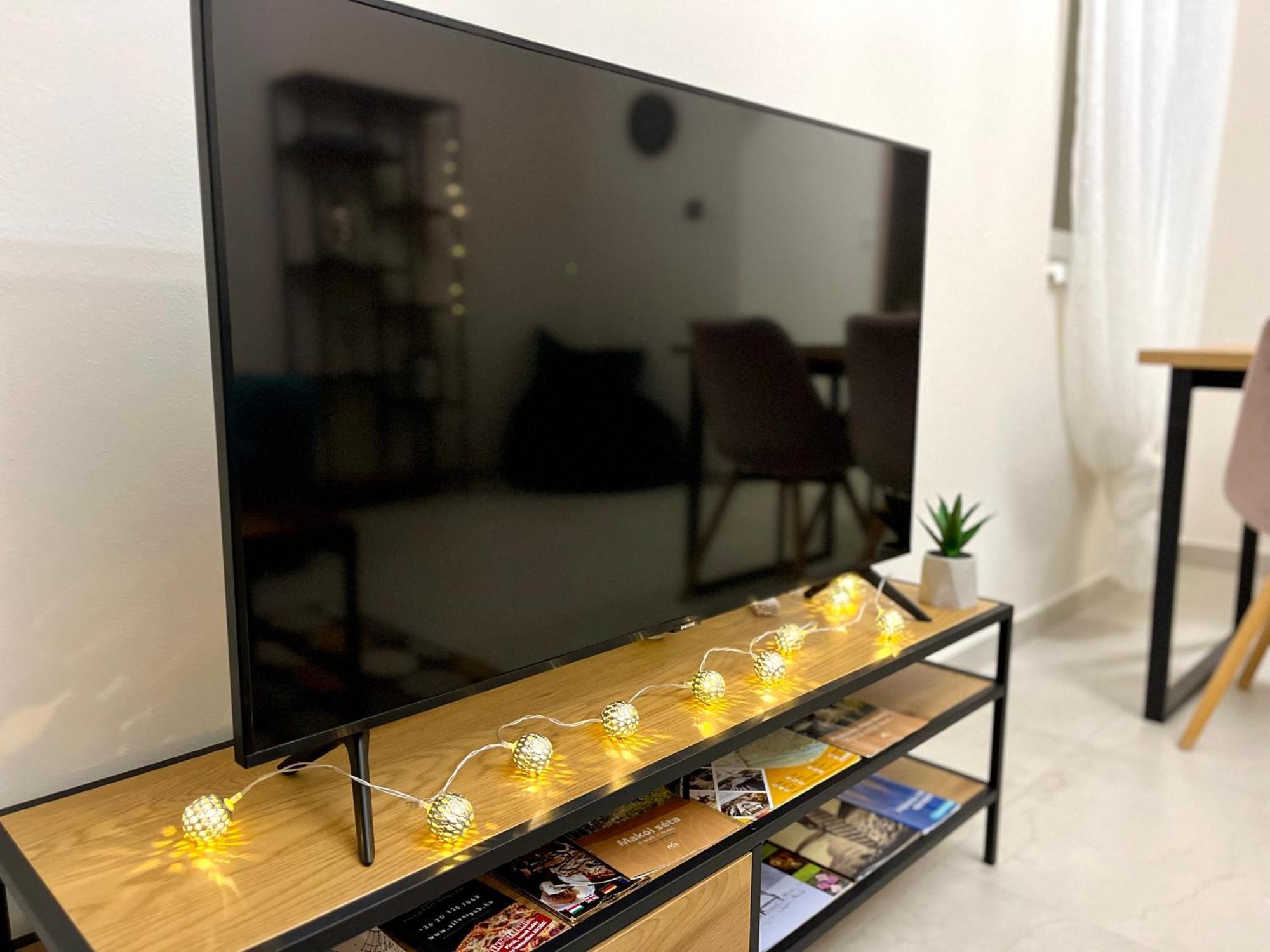 Voeroesmarty Apartmanhaz Mako Bagian luar foto