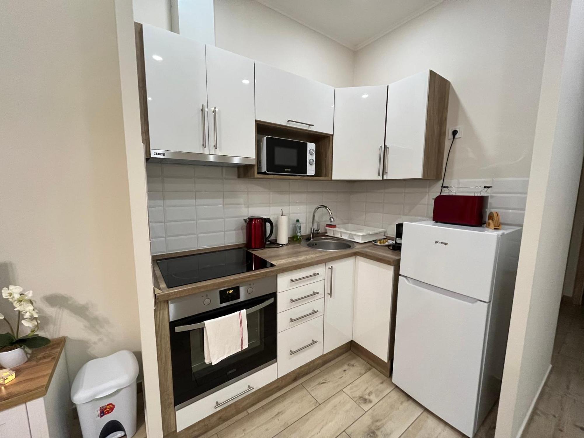 Voeroesmarty Apartmanhaz Mako Bagian luar foto