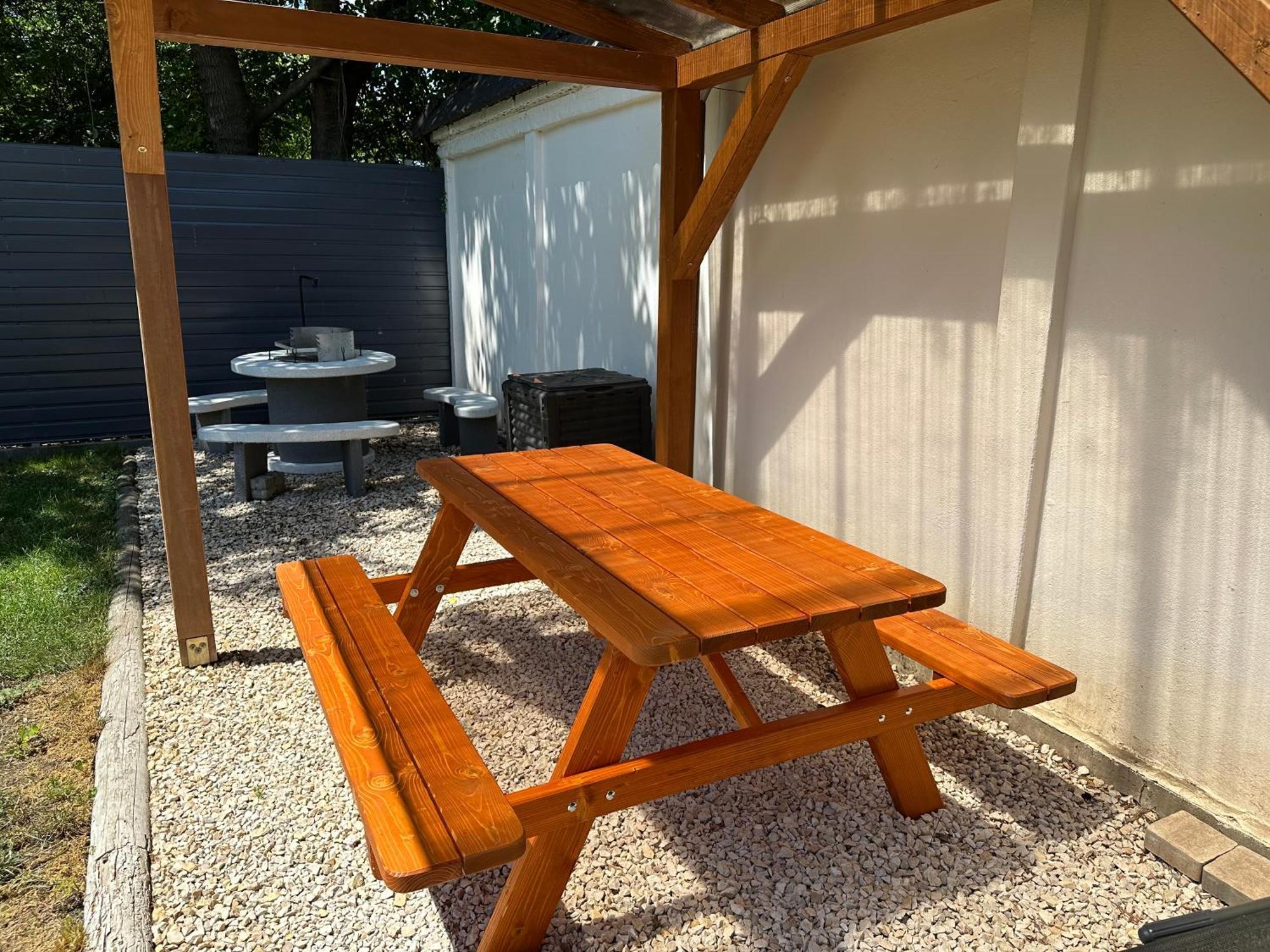 Voeroesmarty Apartmanhaz Mako Bagian luar foto