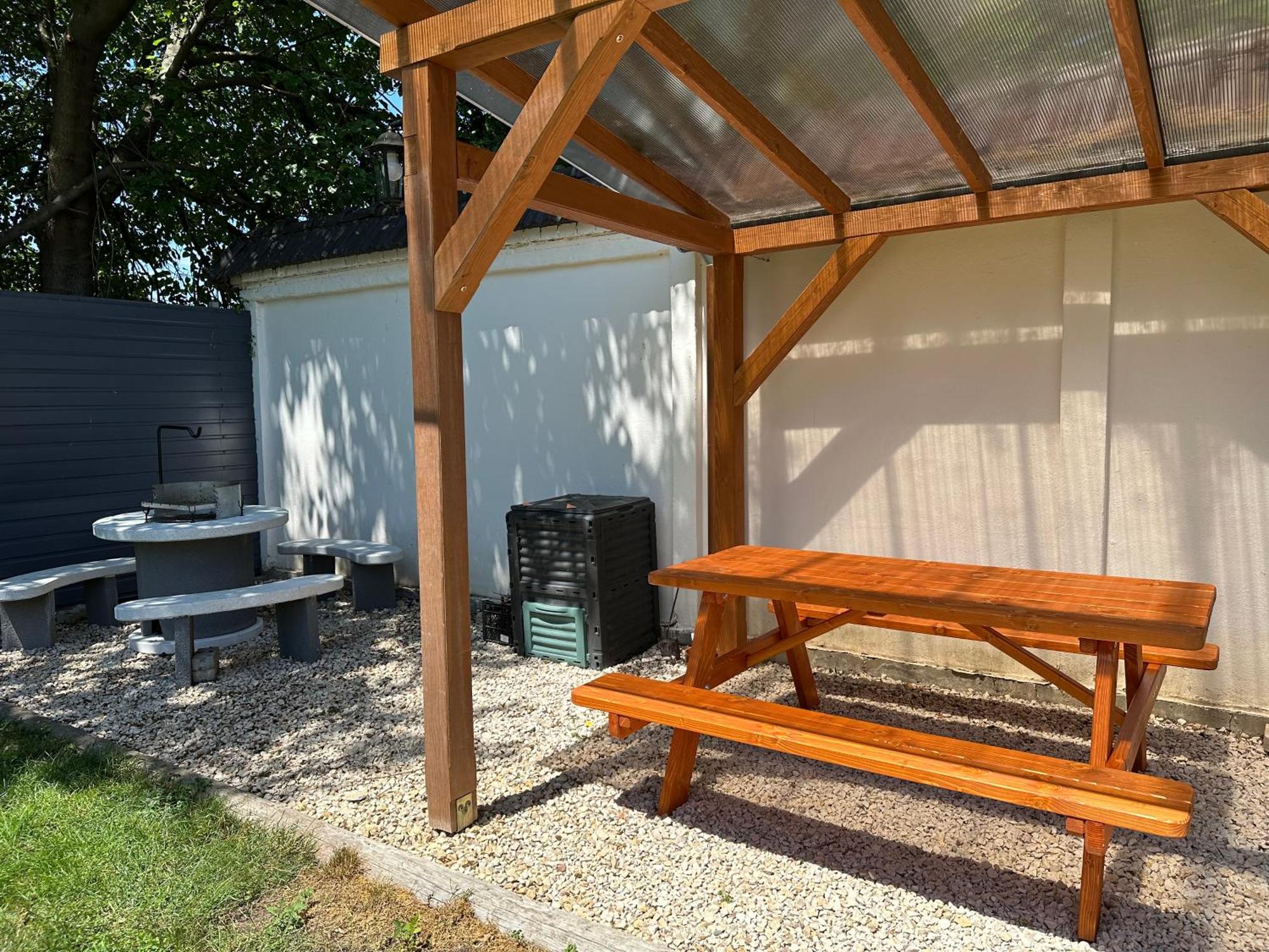 Voeroesmarty Apartmanhaz Mako Bagian luar foto